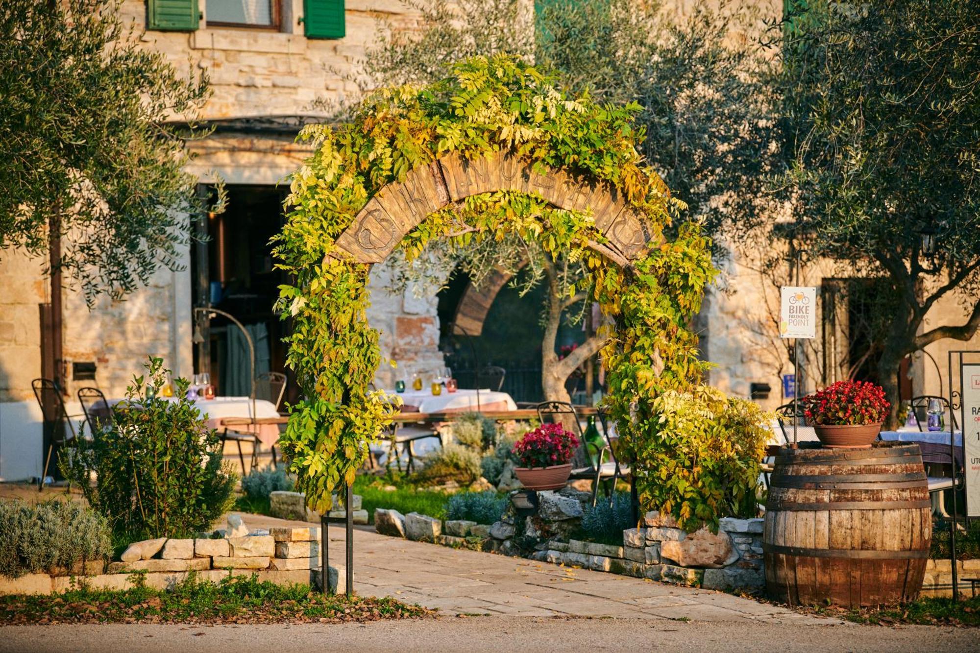Casa Romantica La Parenzana Buje Extérieur photo