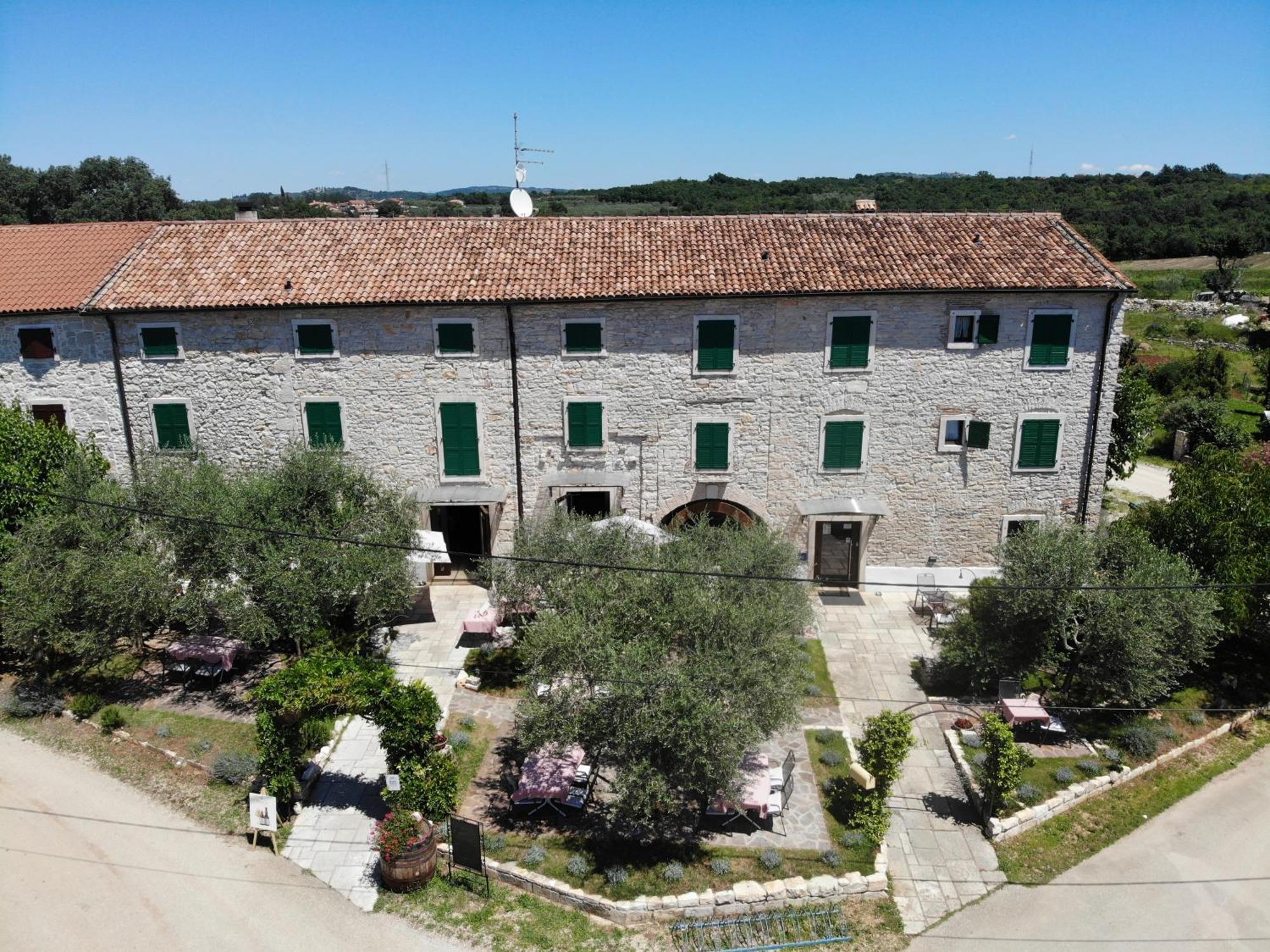 Casa Romantica La Parenzana Buje Extérieur photo