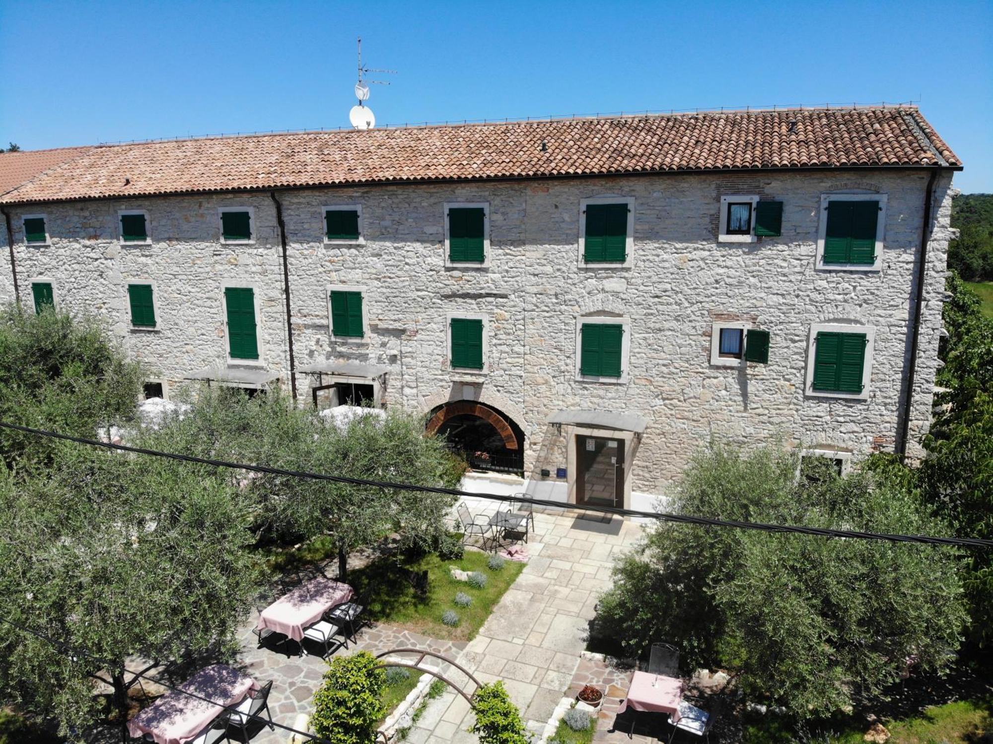 Casa Romantica La Parenzana Buje Extérieur photo